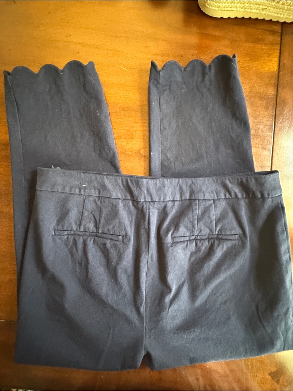 Talbots Chatham Crop Pants Navy Scalloped Hem Size 8 - Picture 3 of 5